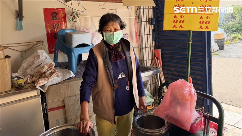 愛孫將返台！鹹粥嬤淚謝…備豬腳麵線迎孫