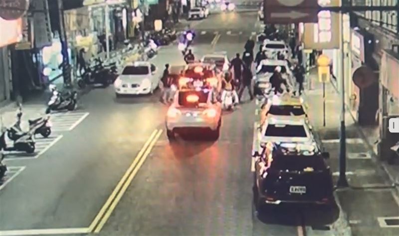 快打警力到場。（圖／翻攝畫面）