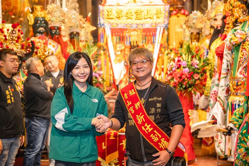 台灣宮廟史上第一次！青山宮靈安尊王選《寶島神很大》當副爐主　轟動宮廟界。（圖／《寶島神很大》製作人凃嘉文提供）
