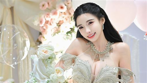 才捲謝侑芯命案　DJ女神生日趴極樂照流出