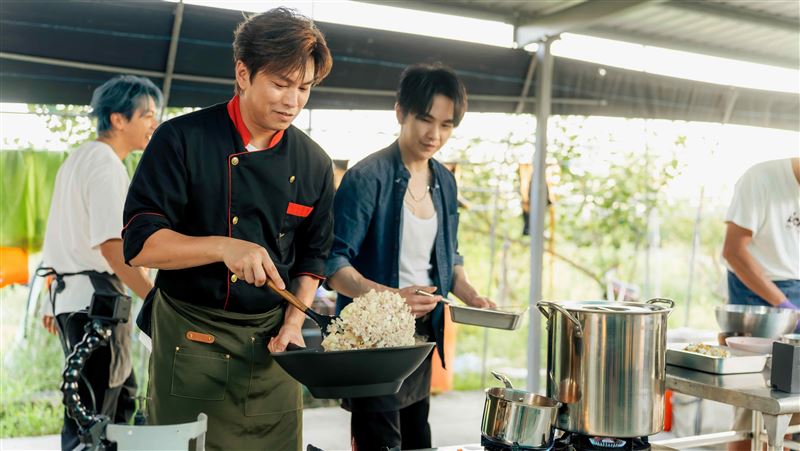 Energy又出事　阿弟下保母車被騙做苦工