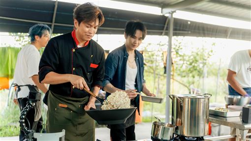 Energy又出事　阿弟下保母車被騙做苦工