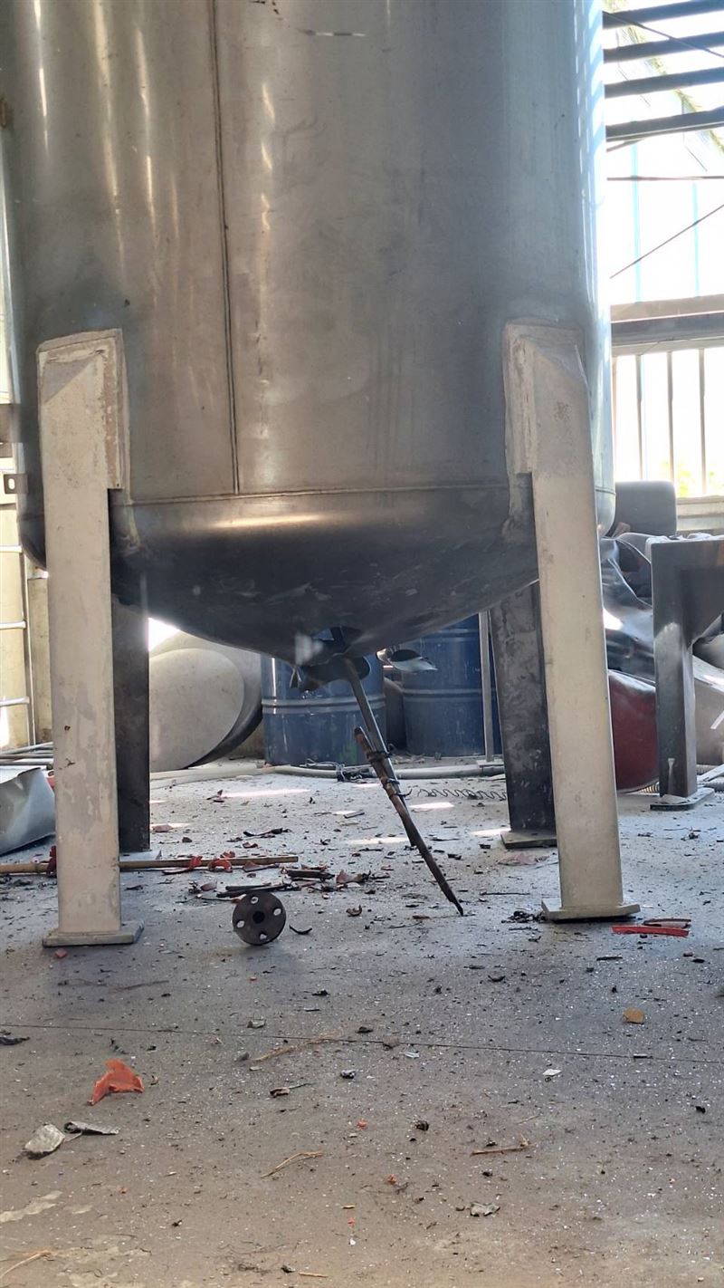 工人清洗儲存槽結晶體被炸死，驗出「撒旦之母」成分。（圖／翻攝畫面）