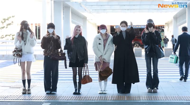 IVE全員出發前往高雄，成員全以輕鬆裝扮現身。（圖／翻攝自YouTube）