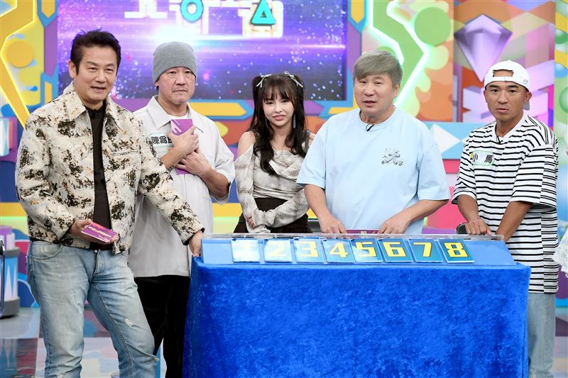 徐乃麟(左起)、陳為民、徐凱希、胡瓜、張文綺同台。(圖/華視提供)