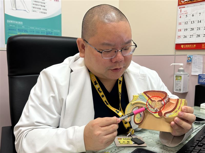 40歲男子聚餐吃羊肉爐又喝烈酒，導致攝護腺急性發炎，整夜跑廁所10多次尿不出來。(圖／大甲李綜合醫院提供)