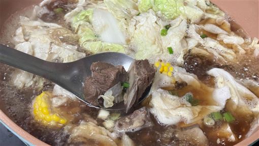 吃羊肉爐加1味！40歲男整夜尿不出來崩潰