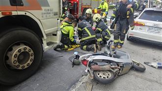 新／大貨車撞機車　女騎士遭輾命危送醫