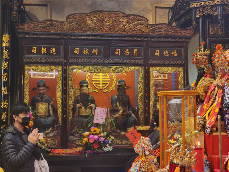 全萬華動都起來了！農曆10月23日是艋舺青山宮《靈安尊王》生日信徒熱鬧為祂請生，4大神蹟震撼曝光（圖／記者鍾志鵬攝影）