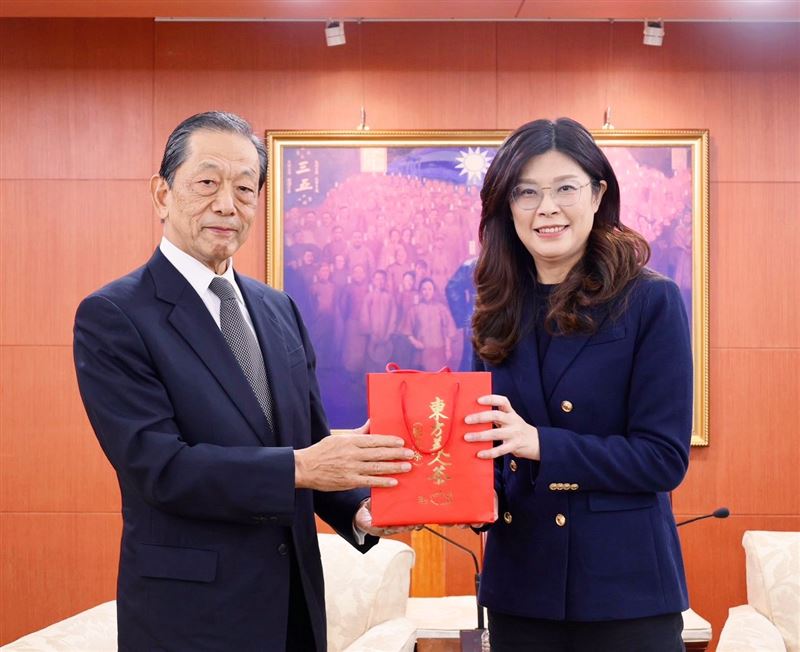 鄭麗文會見日台交流協會長隅修三（圖／翻攝自鄭麗文臉書）