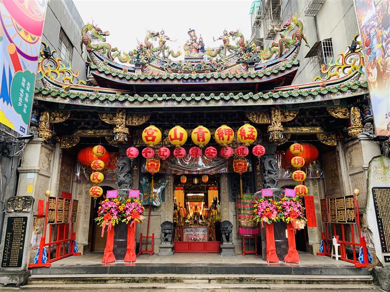 全萬華動都起來了！農曆10月23日是艋舺青山宮《靈安尊王》生日信徒熱鬧為祂請生，4大神蹟震撼曝光（圖／《青山宮》提供）