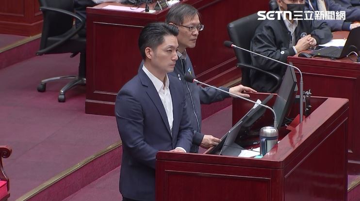 曾獻瑩質詢蔣萬安輝達相關議題。（圖／翻攝畫面）