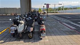 機車族遭控亂停車！竹市新莊火車站旁亂象曝