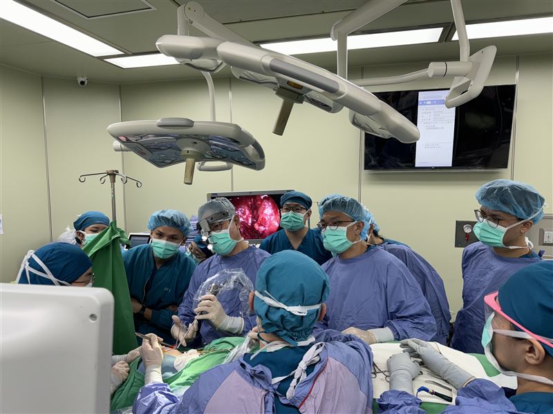 員工長期高強度值勤，從早查房到手術訓練，彰基辦演唱會向醫護致謝。（圖／彰基醫學中心提供）