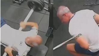 館長沒拿好槓鈴重擊胸口亡！起身幾秒倒地