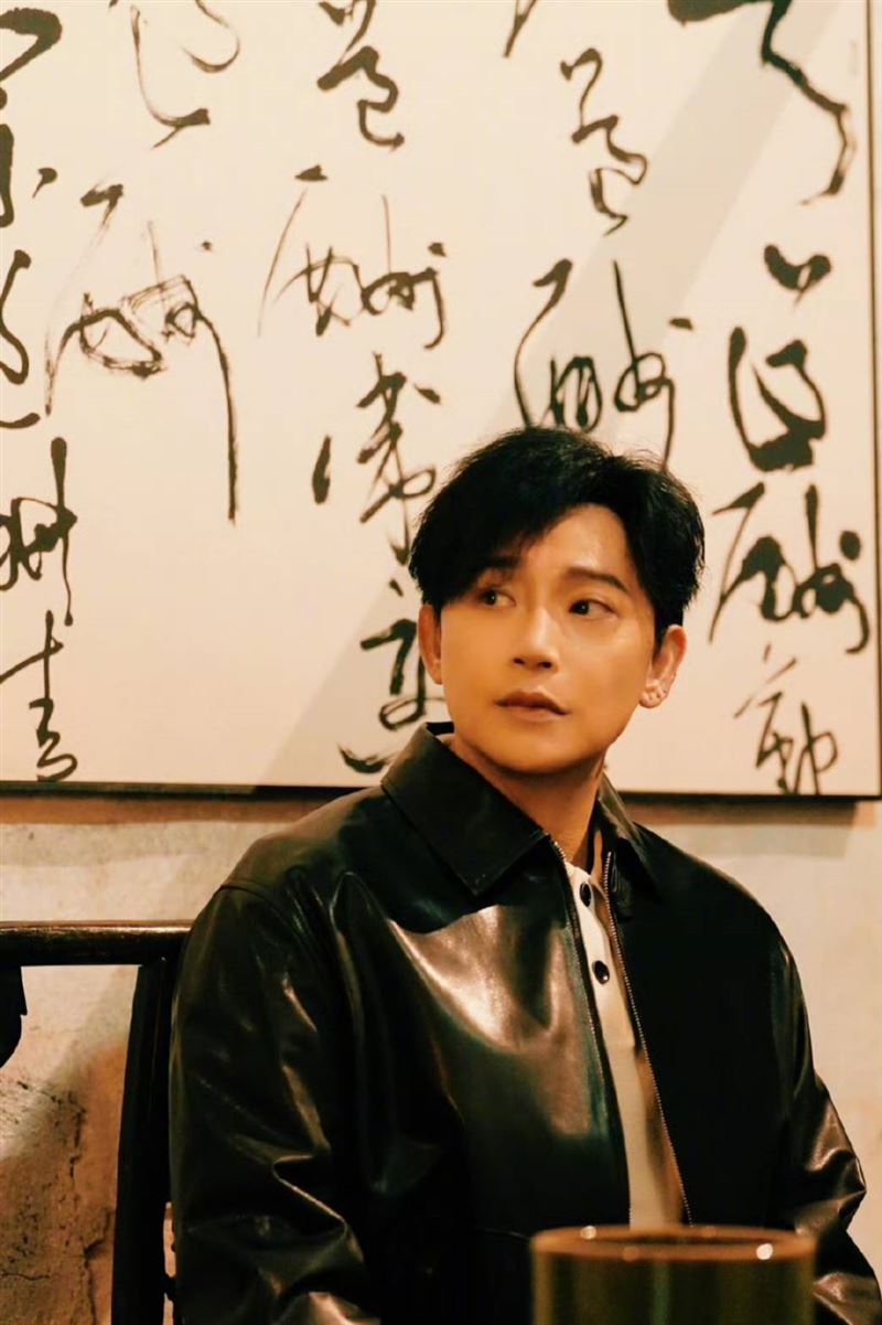 陳志朋露面宣傳新歌。（圖／翻攝自陳志朋微博）