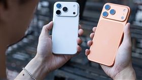 蘋果iPhone 17 Pro Max狂砍1,900元，拿下蘋果陣營的月降價冠軍。（圖／品牌業者提供）