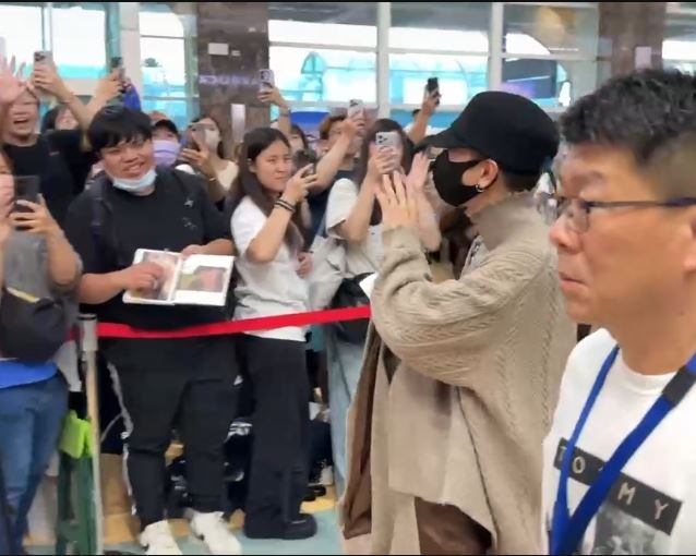 佐藤健親切打招呼。（圖／記者謝文彥、林正和攝影）