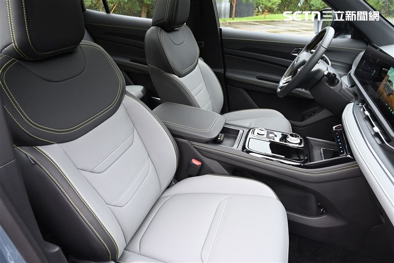 PANGEA真皮座椅支撐感很剛好。（圖／記者鍾釗榛攝）