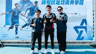 陳柏良回饋基層辦訓練營　周思齊驚喜現身