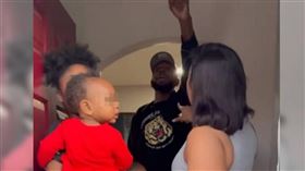 美國一名男子與妻子撫養3名子女多年，近期他才透過DNA檢測發現孩子們都不是親生骨肉。（圖／翻攝自Instagram／hbtelevision）