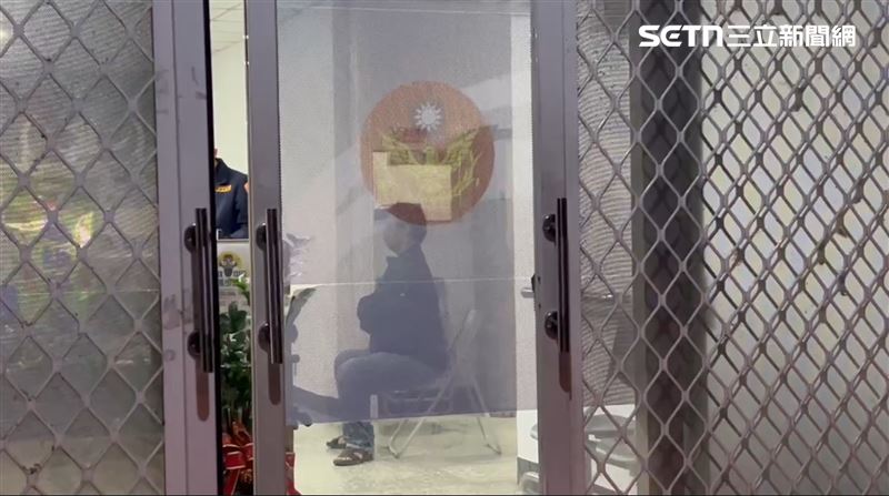 肇事徐姓駕駛被帶回派出所。（圖／記者黃國瑞攝影）