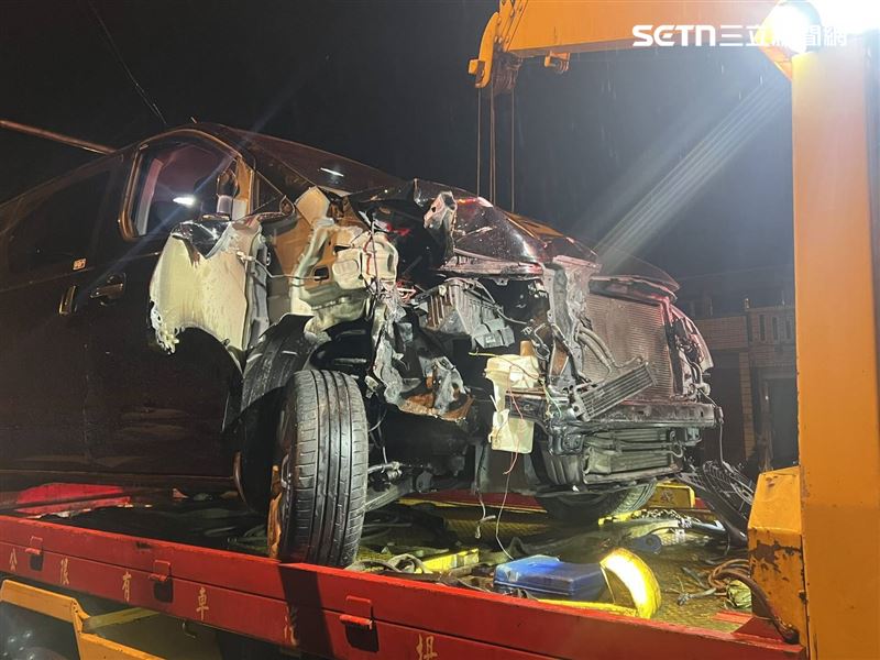 宜蘭縣礁溪派出所24歲林姓員警昨晚（5日）在執行號誌控管勤務，突遭失控廂型車猛撞，重傷送醫，引起關注。（圖／記者黃國瑞攝影）