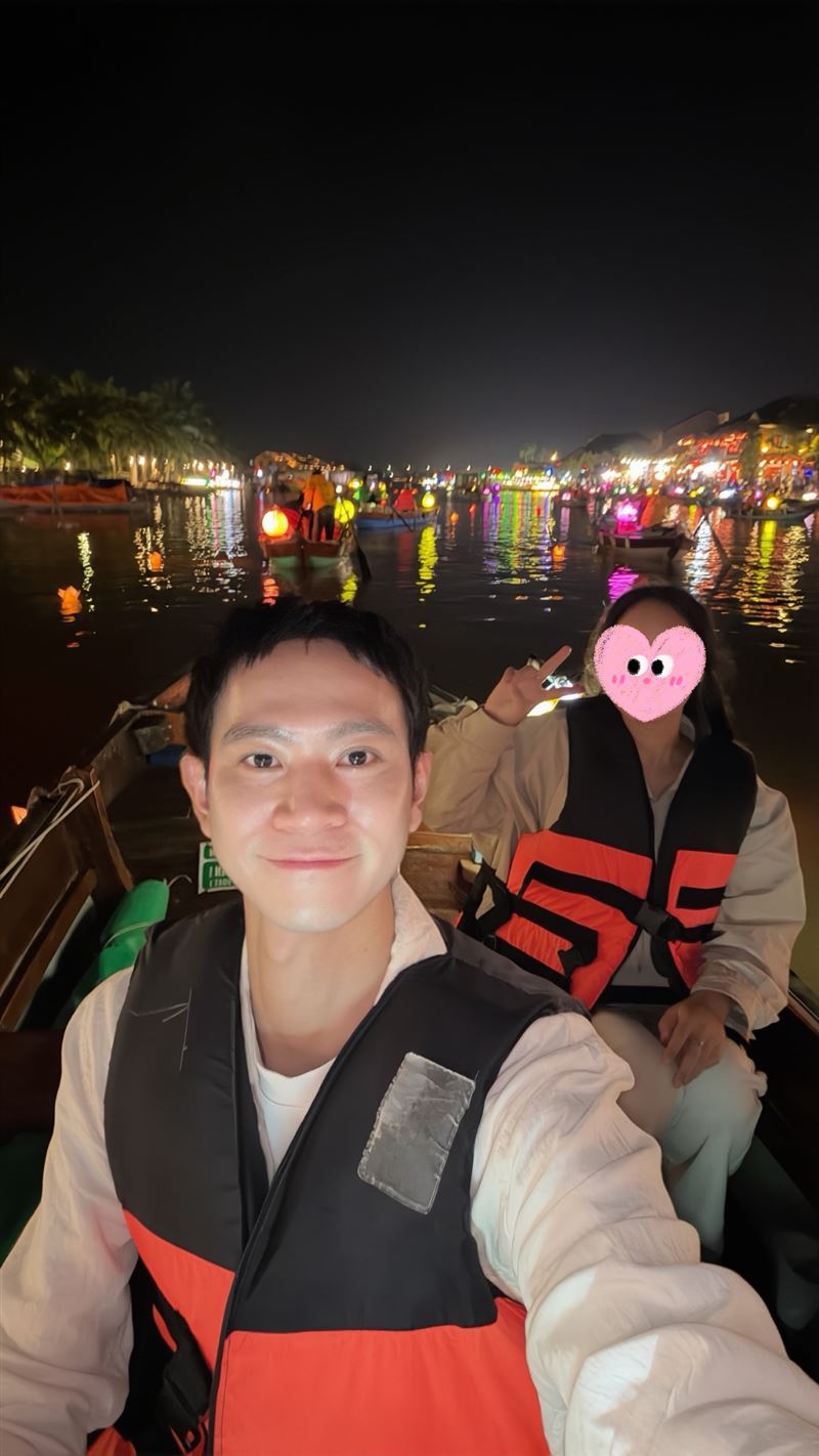 Andy老師公開與神秘女伴合照。（圖／翻攝自Andy老師Threads）