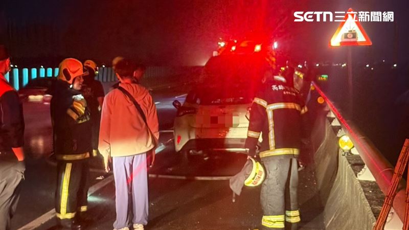 警消獲報到場,於1小時左右,將火勢撲滅。(圖/翻攝畫面)