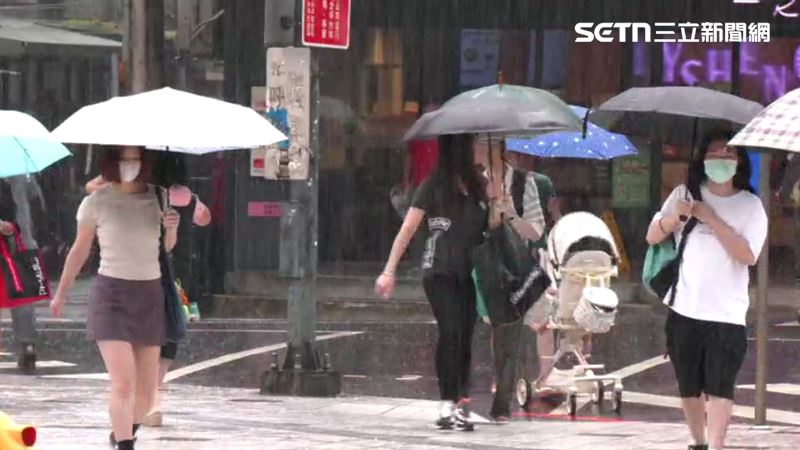 下週一東北季風南下，北部、東北部又會回到陰陣雨天氣。（圖／資料照）