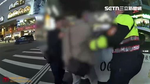 捷運站外性騷6女　噁男遭3正義哥勒脖壓制