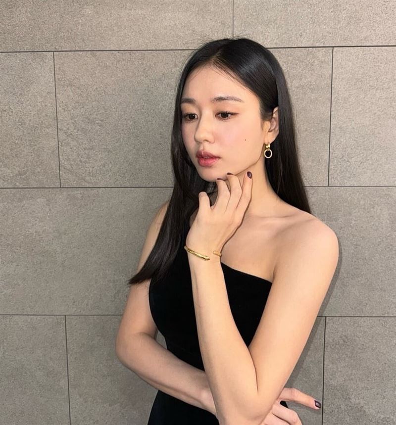 安恩真瘦身秘訣:吃少但有飽足感(圖/翻攝自IG @eunjin___a)