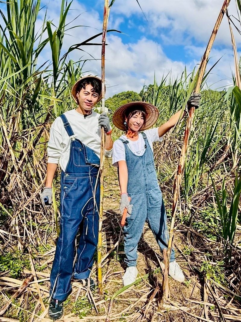 主持人段慧琳、余思達帶觀眾前進新竹縣寶山鄉。（圖／民視提供）