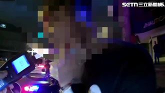包手男車停馬路熟睡　警破窗叫人查獲酒駕
