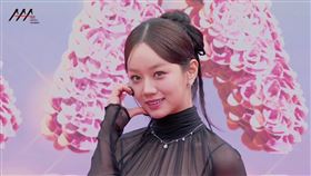 惠利步上AAA典禮的紅毯。（圖／STARNEWS提供）