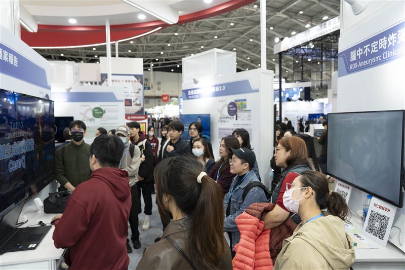 雙和醫院展出包含可精準預測敗血症、急性腎臟病風險的創新免疫標誌模型等三大亮點。(圖/雙和醫院提供)