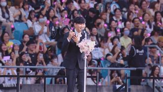 突被CUE上台！林俊傑傻了：竟然有我的份