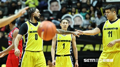 杰倫國王初登場飆35分　季後賽希望還未滅