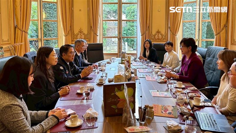 訪法國會晤國會議員 黃偉哲分享綠能建設