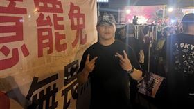 網紅「閩南狼」直言，在平台爭議愈演愈烈之下，「乾脆連TikTok也禁一禁」。（圖／翻攝自閩南狼FB）