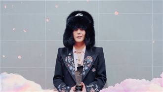 GD驚喜登場！5萬粉暴動　IU慌張反應曝光