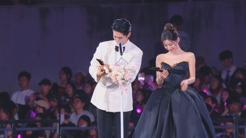 朴寶劍、金裕貞久違同台，引爆台下粉絲尖叫。（圖／STARNEWS提供）