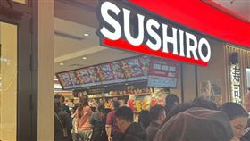 不甩政府禁令？日本壽司郎在上海新開2家店，大排長龍要等14小時。（圖/翻攝自中國微博）