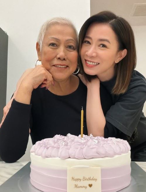 佘詩曼（右）透露，自己早已立下遺囑，並將大部分資產指定留給最牽掛的母親及兩位兄弟。左為佘詩曼母親。（圖／翻攝自佘詩曼IG）