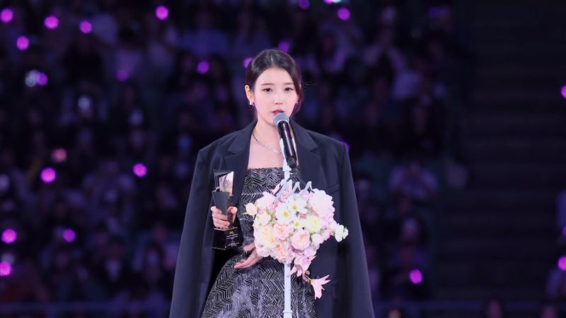 IU獲得多項獎項，是今年AAA典禮的大贏家。（圖／STARNEWS提供）