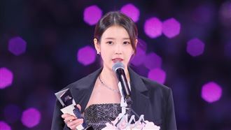 IU抱回最大獎　高雄為她煙火狂放1分鐘