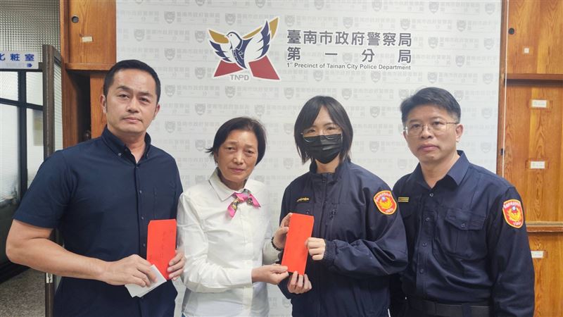 警察局局長派督察慰問，台南市警察之友會東區辦事處主任黃于珍女士也來慰問受傷女警。(圖/翻攝畫面)