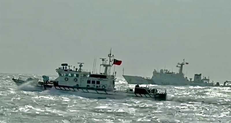 海巡署運用聯合情監偵手段，全程掌握中國艦船動態（圖／海巡署提供）