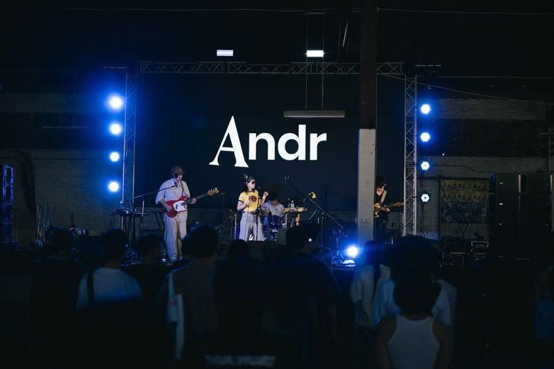 台灣怪物新人Andr在清邁現場，被日本來參加音樂節的單位邀請赴日演出。（圖／翻攝自LABBfest.官方粉專）