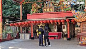 基隆王男陳屍在土地公廟休憩區長椅上。（圖／翻攝畫面）